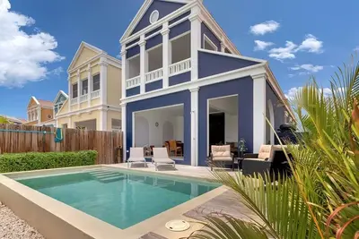 Blue Breeze Apartment with a Lovely Private Pool