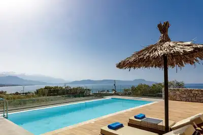 Image de Sunset & sea views, 200m from the beach, ping pong!