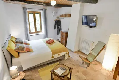Image de ★ Chambre double premium B&B ★ Wifi ★ piscine et spa ★ salle de bain attenante