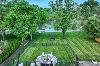 Image de Hickory Dickory Dock - Nashville Lakefront Family Retreat