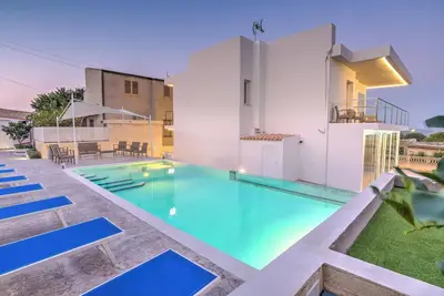 Image de Appartement \"Villa Vani - Appartamento 1\" avec vue sur la mer, piscine, terrasse et Wi-Fi