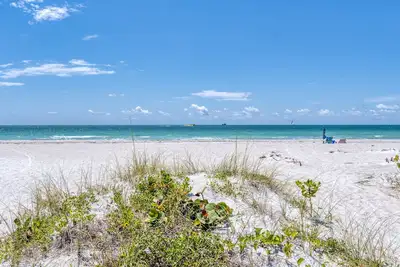Beachfront 2\/2! Sand Key Clearwater, Sleeps 7, #103