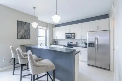 Image de Free Parking | Wifi | King Bed | Gym & More!