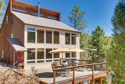 Image de Roomy Angel Fire Home w/ Hot Tub, Sunroom & Views!