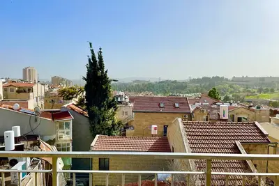 Image de Gorgeous duplex in heart of Jerusalem