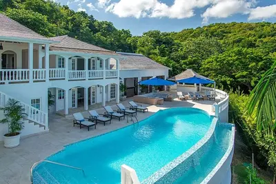 Image de Amana (8/10 Rooms) Luxury villa