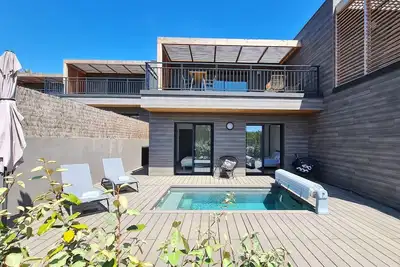 Image de Luxueux Duplex Avec Piscine  Jardin  Balcon