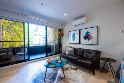 Image de Sienna | Lux Designer Space | 150m to Smith St