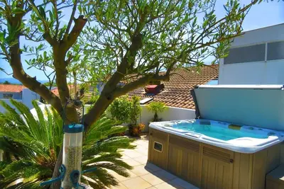 Image de L'Oasis à Bayonne ★ Loft standing classé 4 étoiles ★ Terrasse Jacuzzi ★ Parking