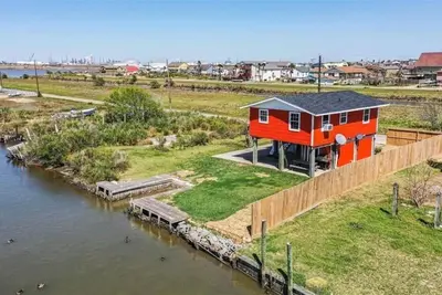 Image de Cozy Waterfront Oasis
