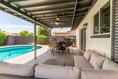 Free Heated Pool/Games/Well Stocked
