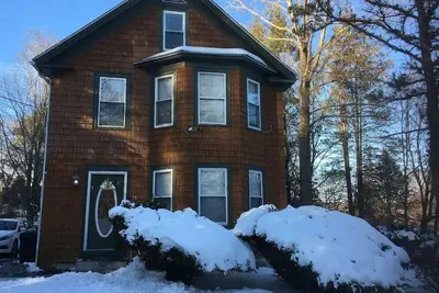 Image de Lovely Historic Vintage home. Remodeled inside.
