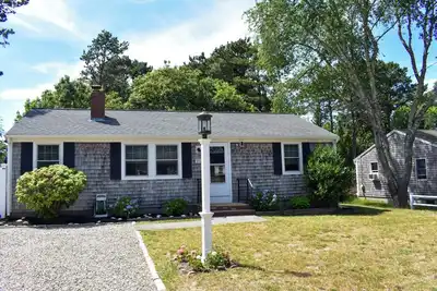 Image de Clean and beachy 3 bedroom, 1 bath home sleeps 6 people with central air.