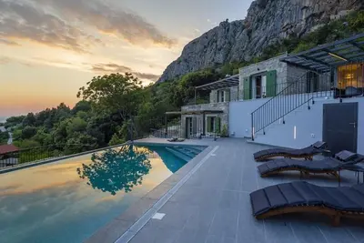 Image de Maison de vacances Makarska pour 1 - 8 personnes avec 3 chambres à coucher - Maison de vacances