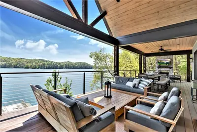 Image de Turtlehead - Absolutely Stunning Lake Keowee Waterfront Home