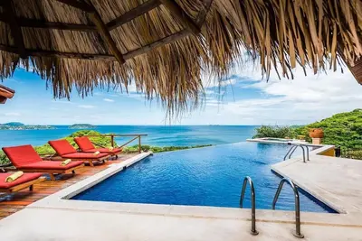 Image de Beautiful Ocean front Villa with outstanding sunsets! Cook Service included! !