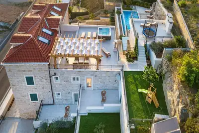 Image de Villa de Luxe en Pierre 5* Diamant