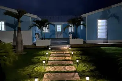 Image de 4, 000 sq ft Beach Front with Heated Pool on Casaurina Beach, Abaco