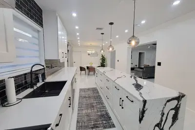Image de Your Home Awy From Home, Close To Hardrock Stadium, Dining Restaurants, Shopping