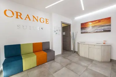 Image de Sorrento \\\"Orange Suites\\\" Family Room