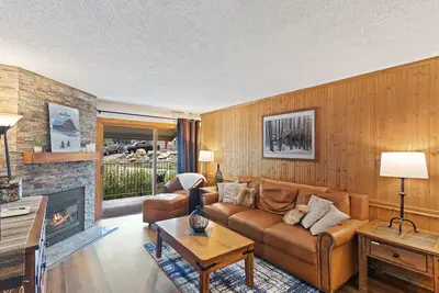 Image de New! Ski In Ski Out Recently Updated 2-Bedroom Condo