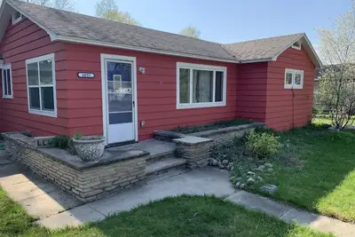 Image de Updated spacious family  home for rent in a a quiet neighborhood.