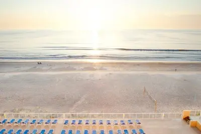 Image de Casa Del Mar Beach Resort - 2 Bedroom Oceanfront