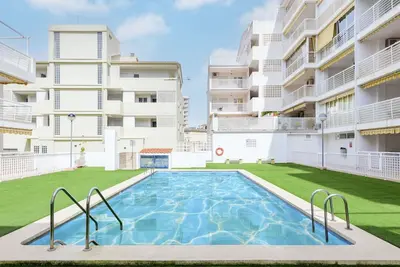 Image de Confortable appartement pour 4 personnes avec piscine, climatisation, Wifi, Tv, terrasse et parking
