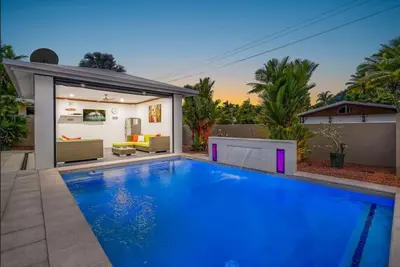 Image de Trinity Beach Stunner - Tropical Entertainer