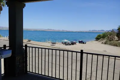Image de Angie's Waterfront Retreat located at Havasu Landing Resort