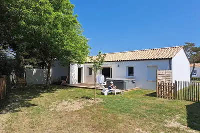 Image de Maison récente de 100m2 + terrasse avec Spa 6 places - au calme d'une impasse.