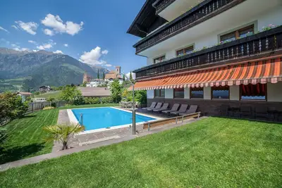 Image de Appartement \"Gartenheim Elisabeth\" avec vue sur les montagnes, piscine partagée et Wi-Fi