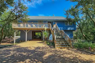 Image de Enjoy easy beach access from this Traditional 3 Br Beach Cottage in Southern Shores