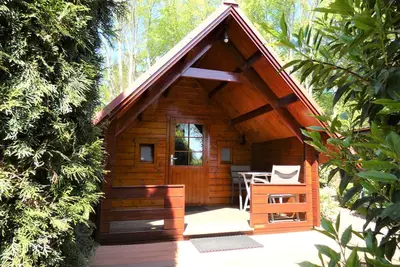 Image de Cosy log cabin for rent against the forest edge on the border of Friesland/Groningen/Dr.