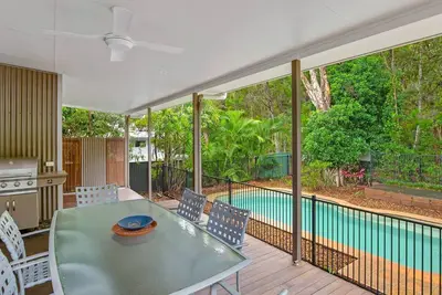 Image de 33 Esprit Drive - Rainbow Beach. Walk to the beach Pool.
