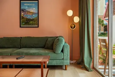 Image de 135 · Time Travelers Welcome: Your 60s Style Getaway