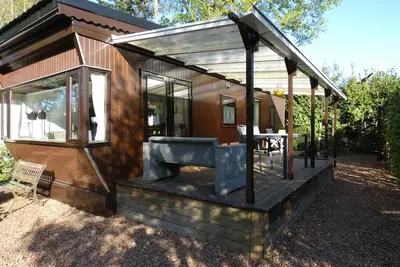 Image de Cottage with veranda for rent against forest edge, ideal for peace seekers