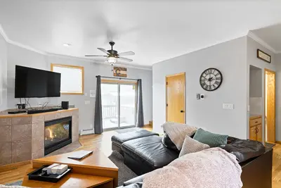 Image de Mountain townhome with private hot tub, deck, fireplace, washer/dryer, & WiFi