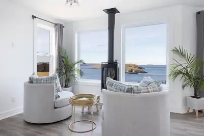Image de The Puffin Burrow/Luxury Suite with Salt water Hot tub & Ocean views