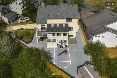 Image de Unit 1 of 2 cozy suites, centrally located