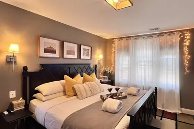 Image de Modern/Luxury 2 bdrm- King Bed- University City