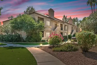 Image de Spacious 2br Condo with Courtyard View