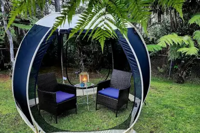 Image de Romantic singing Cottage, soak hot tub, outdoor shower 5min to Hi volcano park