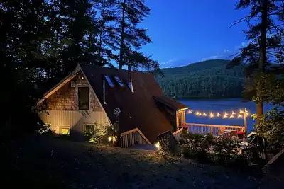 Image de Adirondacks Lakefront Relaxation: Waterfront A-frame Cottage on Lake Luzerne!