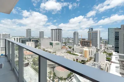 Image de Amazing 2 Bedroom 30th Floor Downtown Free Parking