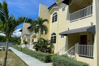 Image de Westmore Beach Villa - Self-contained Luxury Villa on the beach
