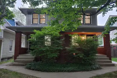 Image de Irvington Duplex 2 blocks form Ellenberger Park- All New