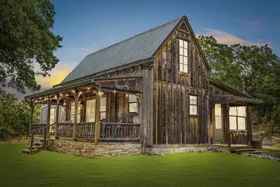 Image de Old Fellow's Farmhouse