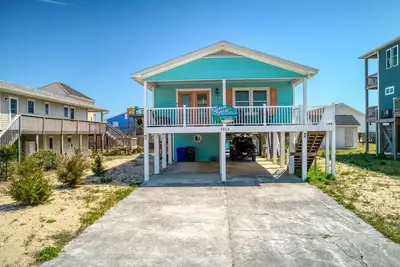 Image de Ocean Breeze Cottage - 2nd Row Home with Private Pool, Fire Pit and Ocean View