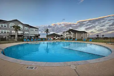 Image de Peaceful Seaside Condo-Walking Path to the Beach